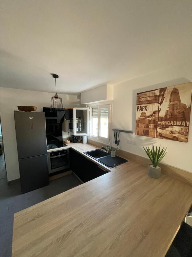 Agreable T2 Traversant Rdc Avec Terrasse + Balcon+ Parking 2 Places Montpellier Buitenkant foto