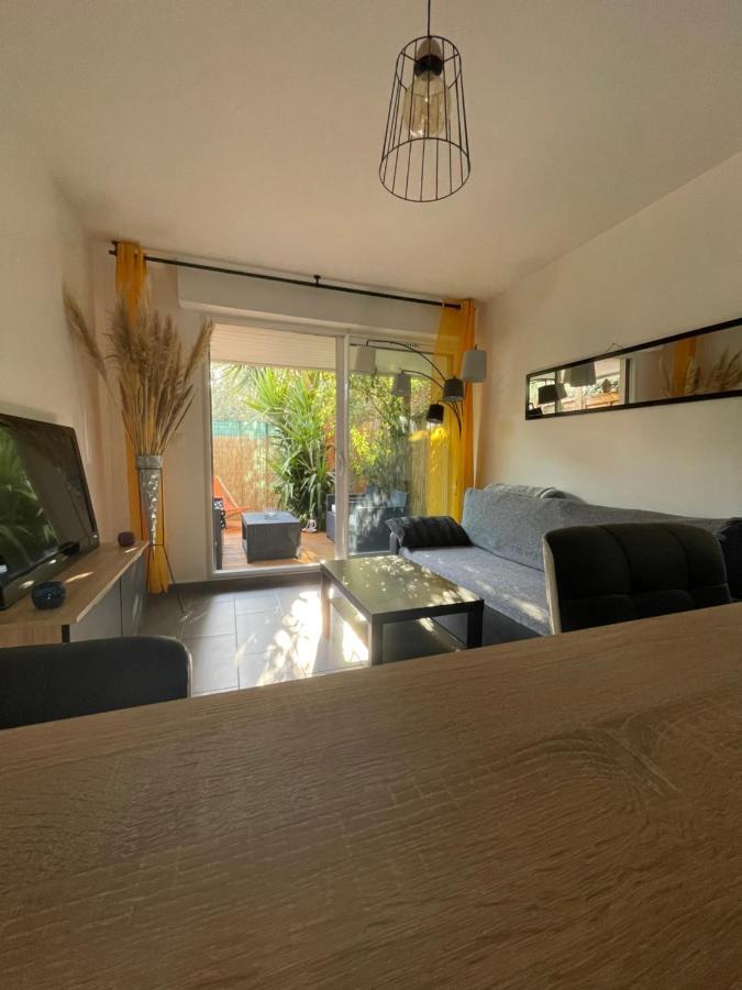Agreable T2 Traversant Rdc Avec Terrasse + Balcon+ Parking 2 Places Montpellier Buitenkant foto